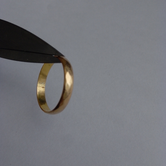 Stunning 18k gold engagement ring size 8, 5 - Picture 7 of 9